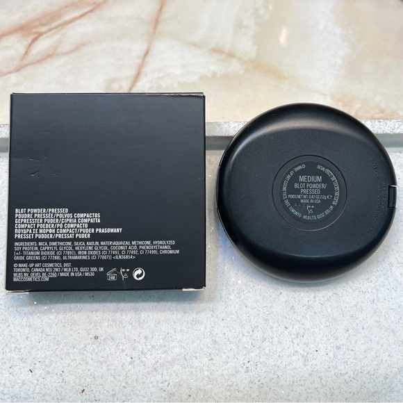 MAC ~ ‘MEDIUM’ Blot Powder Compact with Mirror ~ Full Size 12 g ~ NIB - Picture 13 of 16